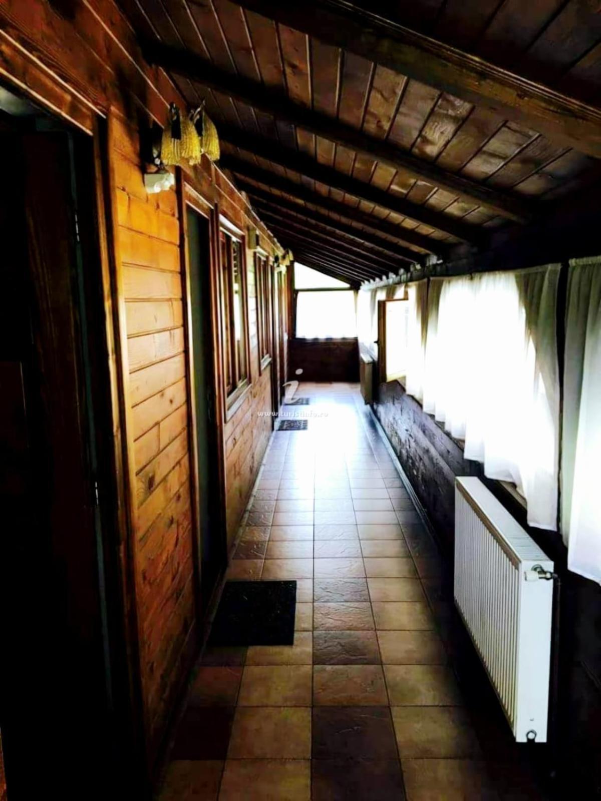 Pensiunea Cerbul - Valea Dobarlaului Exterior photo